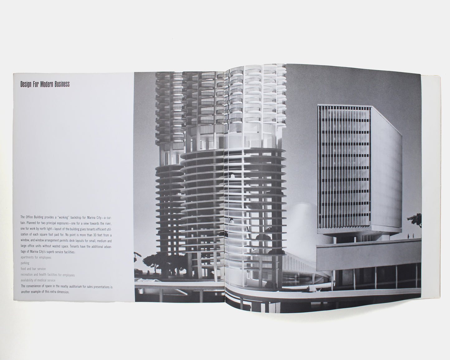 Marina City: A City Within A City [John Massey]